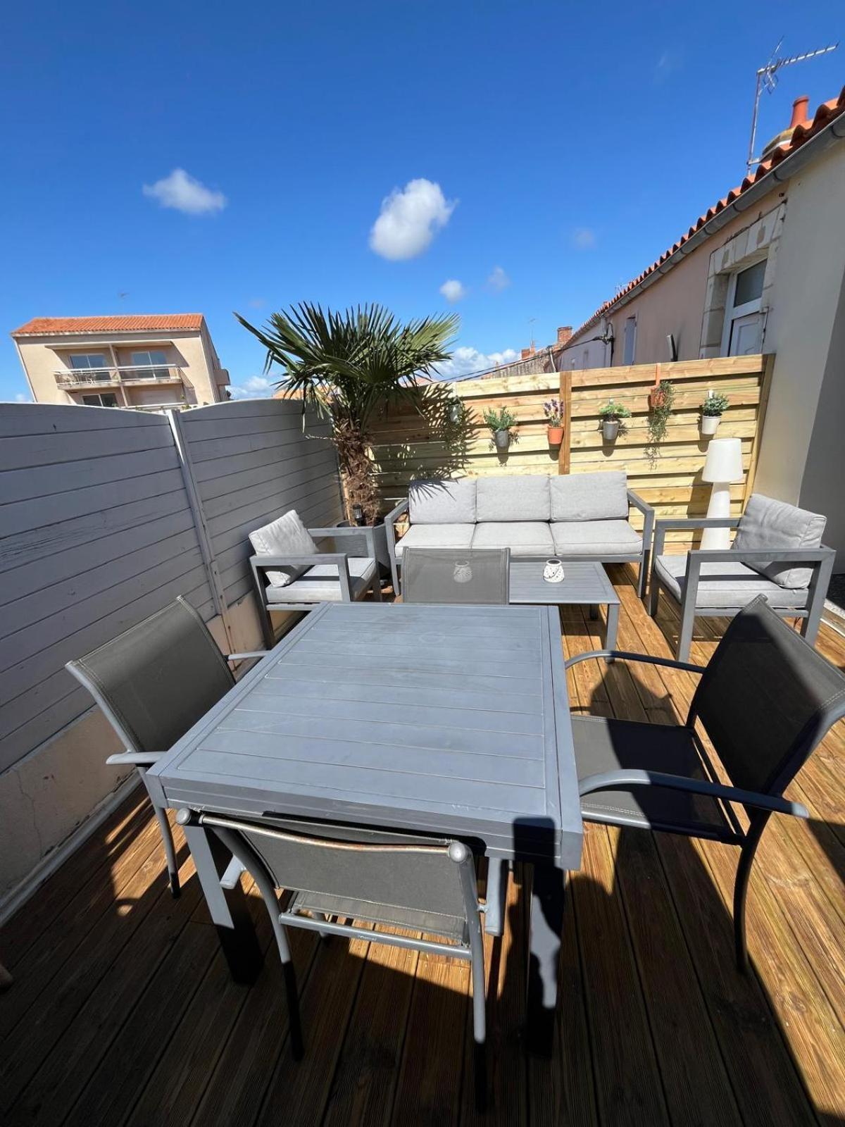Chaleureux Logement-Centre Ville-Proche Gare-Plage Les Sables-d'Olonne Exterior photo
